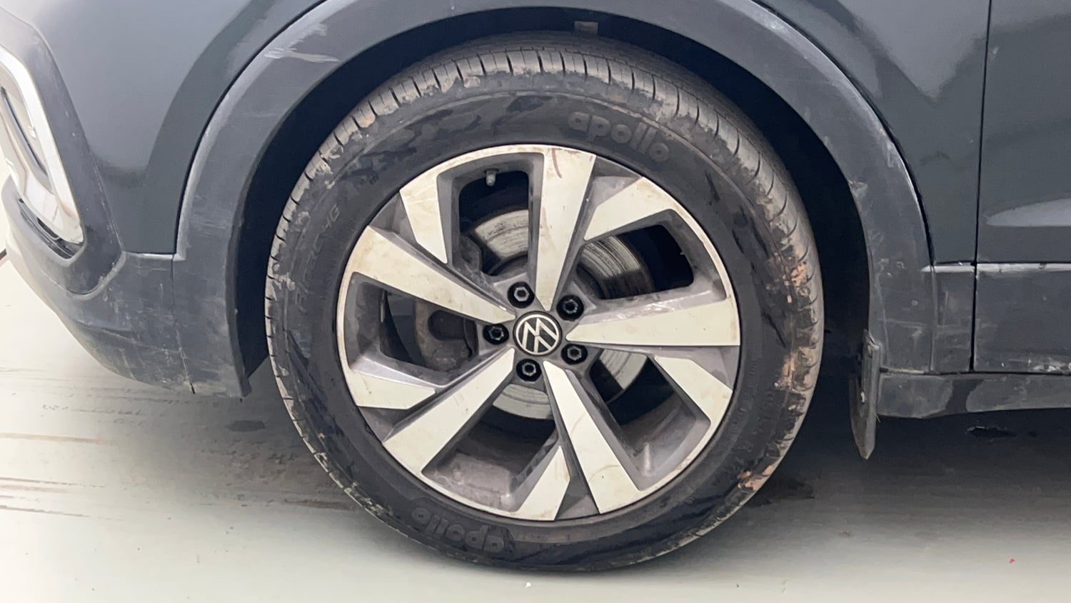 Used 2023 Volkswagen Taigun Topline 1.0 TSI MT Petrol Manual tyres LEFT FRONT TYRE RIM VIEW