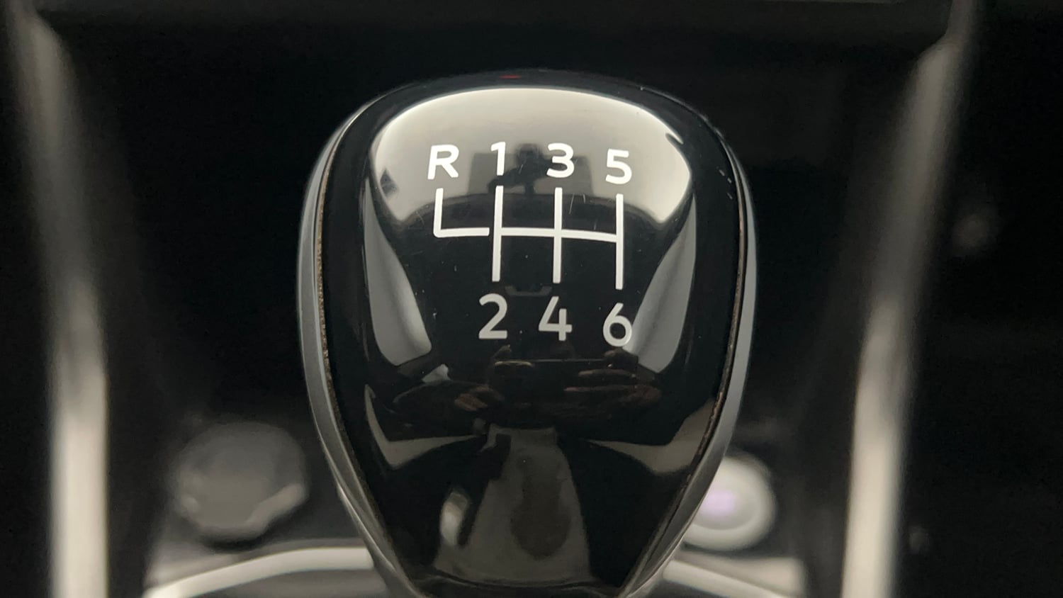 Used 2023 Volkswagen Taigun Topline 1.0 TSI MT Petrol Manual interior GEAR  KNOB VIEW