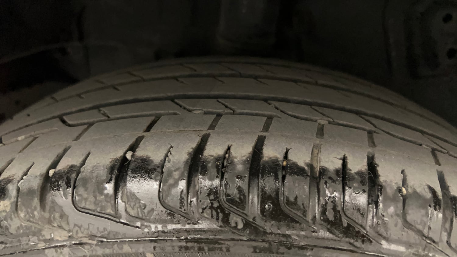 Used 2020 Tata Nexon XZA Plus (O) Dual Tone Petrol Automatic tyres RIGHT REAR TYRE TREAD VIEW