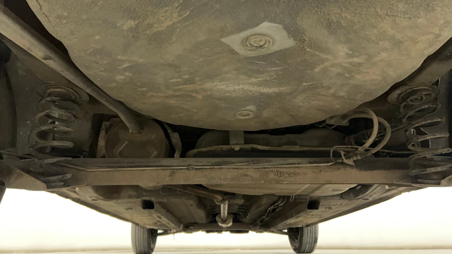 Used 2018 Renault Kwid 1.0 RXL Petrol Manual extra REAR UNDERBODY VIEW (TAKEN FROM REAR)