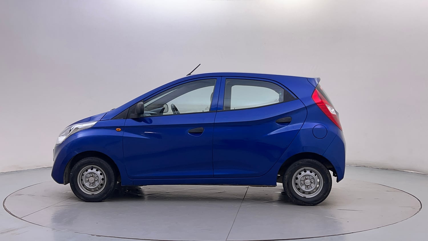 Used 2017 Hyundai Eon Era + Petrol Manual exterior LEFT SIDE VIEW