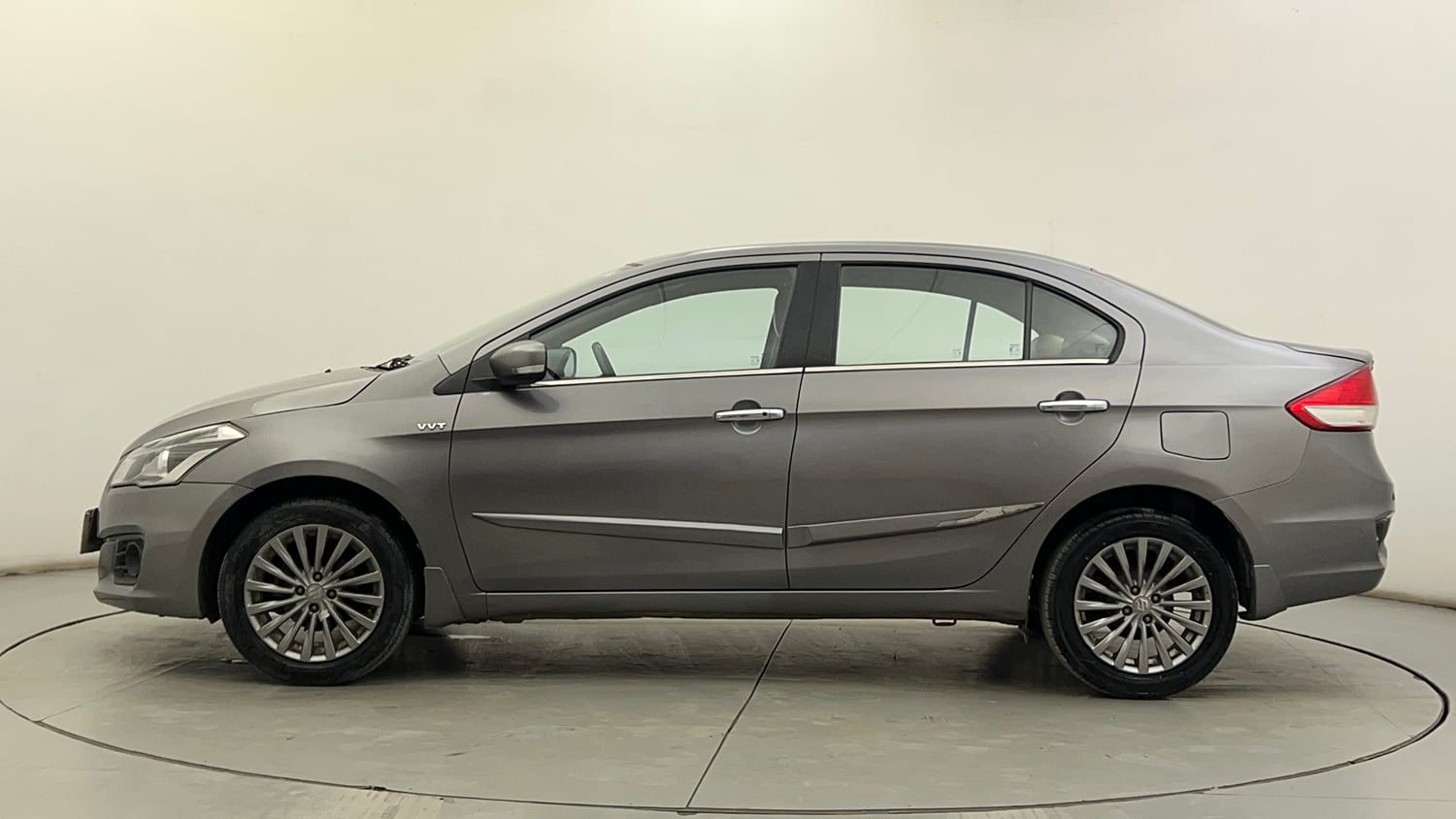 Used 2016 Maruti Suzuki Ciaz ZXi  AT Petrol Automatic exterior LEFT SIDE VIEW