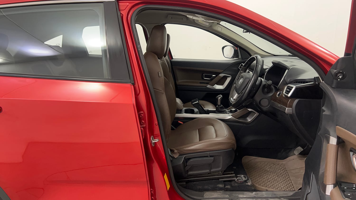 Used 2021 Tata Harrier XZ Diesel Manual interior RIGHT SIDE FRONT DOOR CABIN VIEW