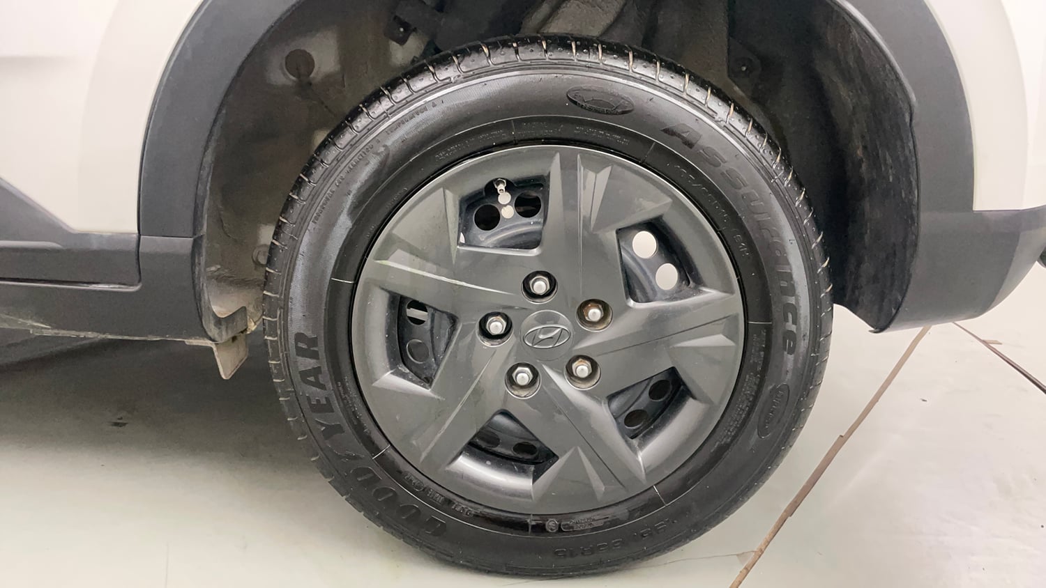 Used 2024 Hyundai Venue SX 1.2 Petrol Petrol Manual tyres LEFT REAR TYRE RIM VIEW