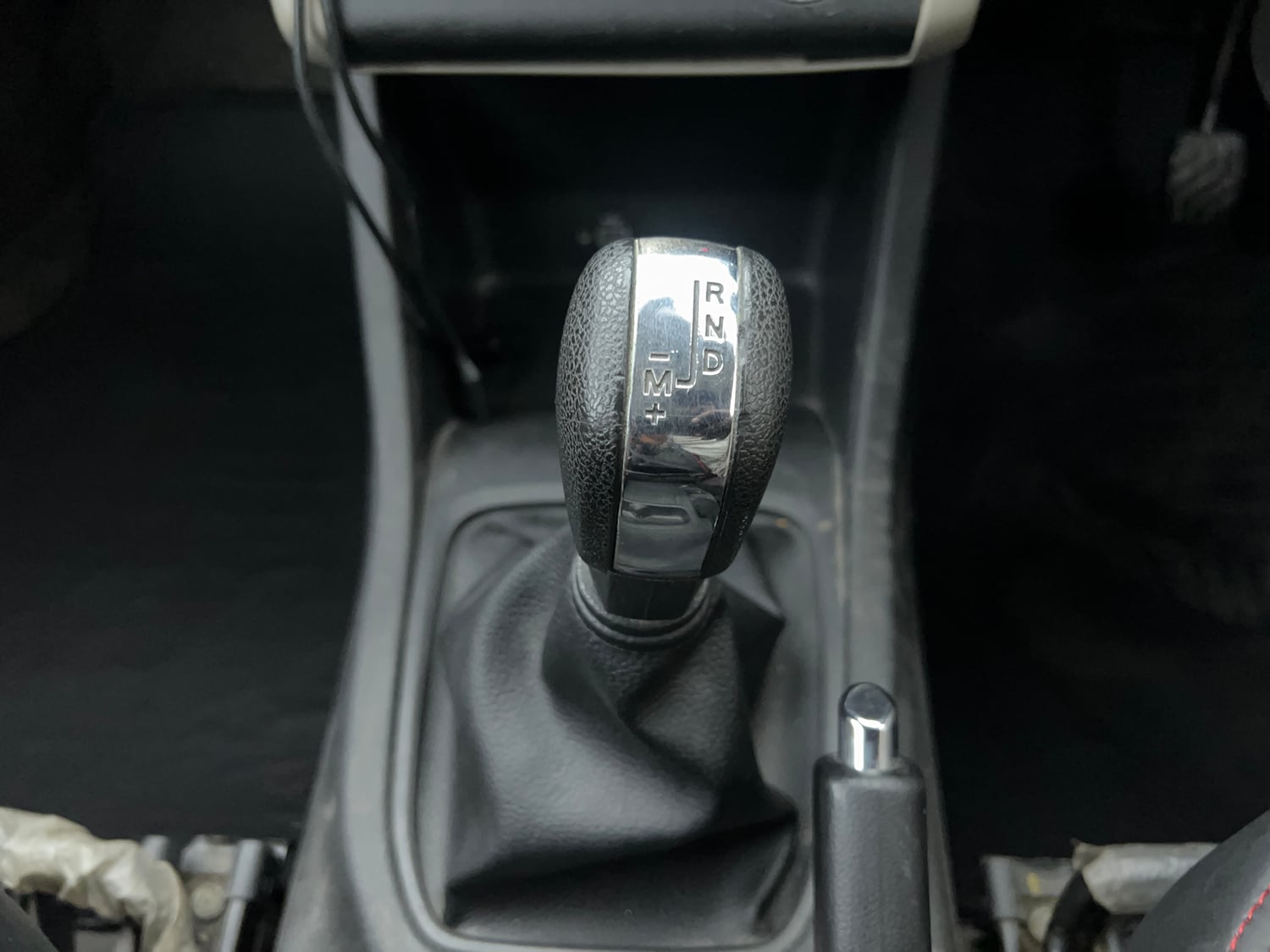 Used 2020 Renault Triber RXZ EASY-R AMT Petrol Automatic interior GEAR  KNOB VIEW