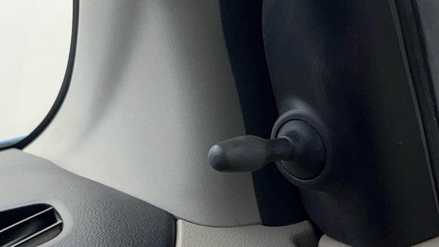 Used 2016 Maruti Suzuki Celerio VXi AMT Petrol Automatic top_features Adjustable ORVM