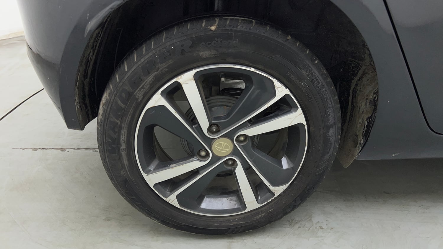 Used 2021 Tata Altroz XZ Petrol Petrol Manual tyres RIGHT REAR TYRE RIM VIEW