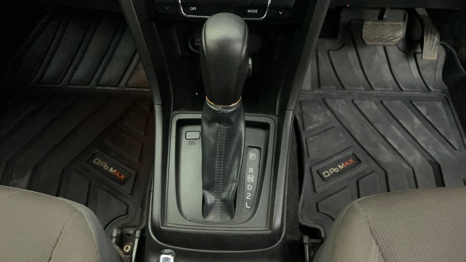 Used 2022 Toyota Urban Cruiser Premium Grade AT Petrol Automatic interior GEAR  KNOB VIEW
