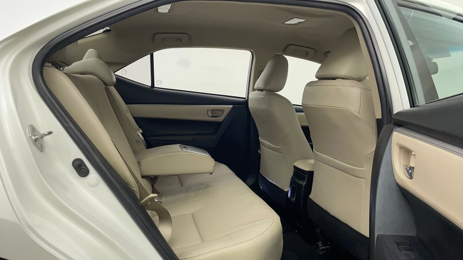 Used 2015 Toyota Corolla Altis VL AT Petrol Petrol Automatic interior RIGHT SIDE REAR DOOR CABIN VIEW