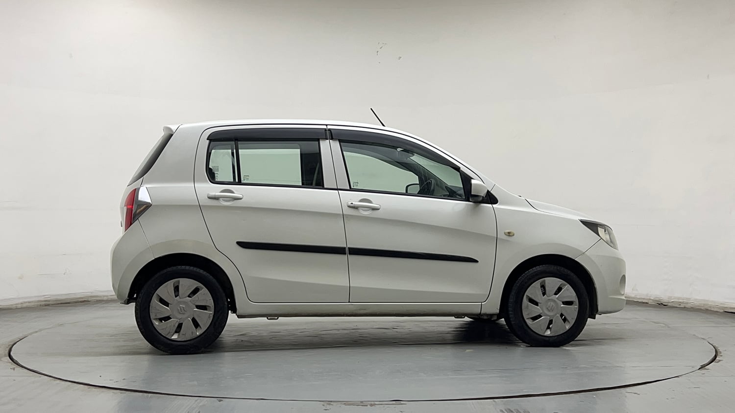 Used 2017 Maruti Suzuki Celerio VXi Petrol Manual exterior RIGHT SIDE VIEW