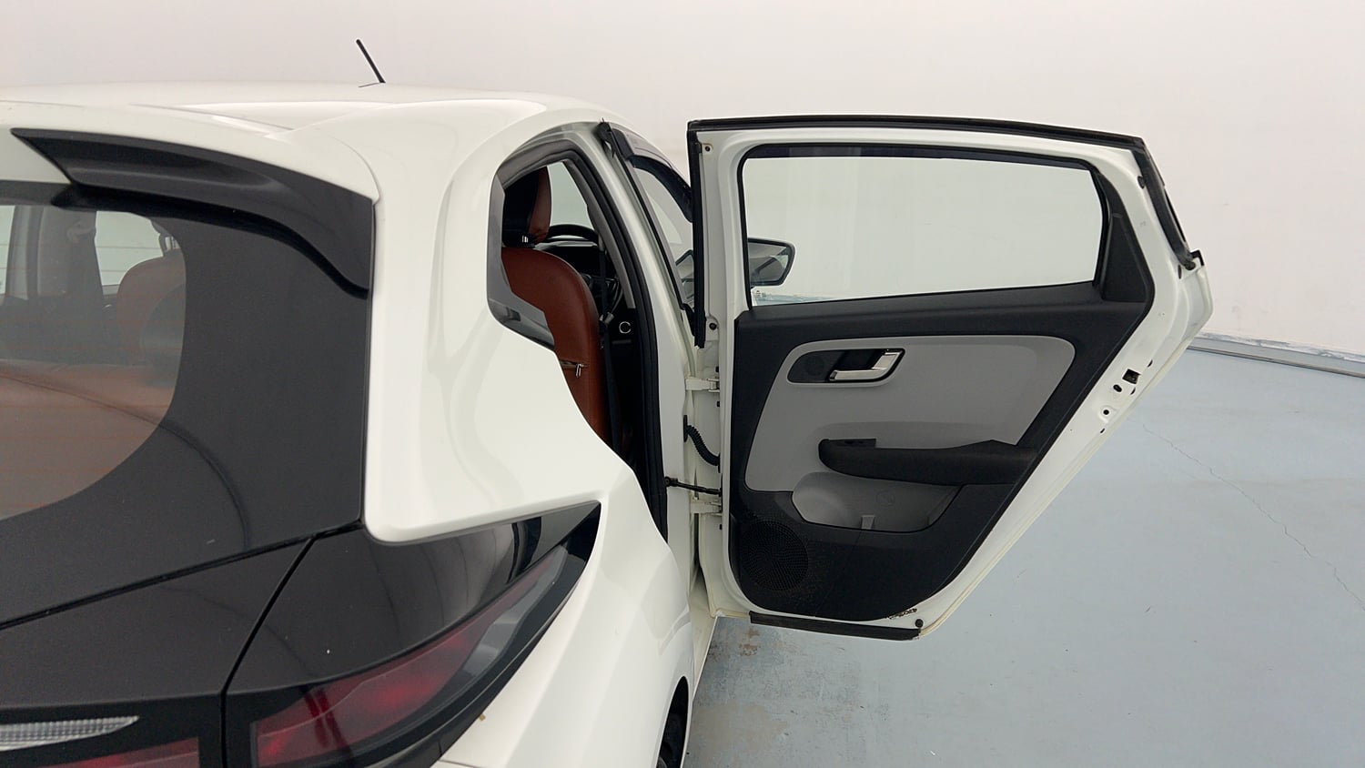 Used 2020 Tata Altroz XZ Petrol Petrol Manual interior RIGHT REAR DOOR OPEN VIEW