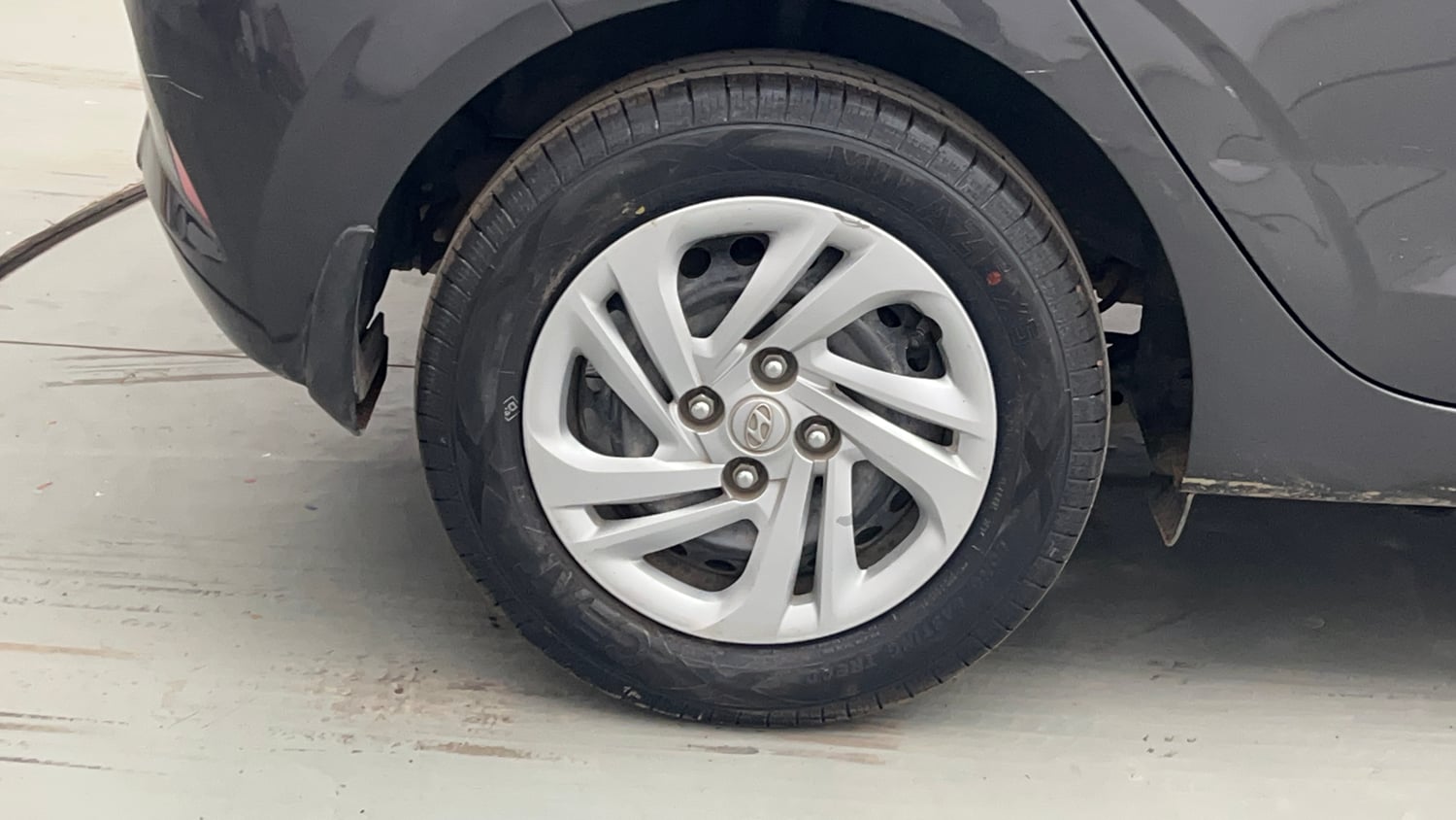 Used 2019 Hyundai Grand i10 Nios Magna AMT 1.2 Kappa VTVT Petrol Automatic tyres RIGHT REAR TYRE RIM VIEW