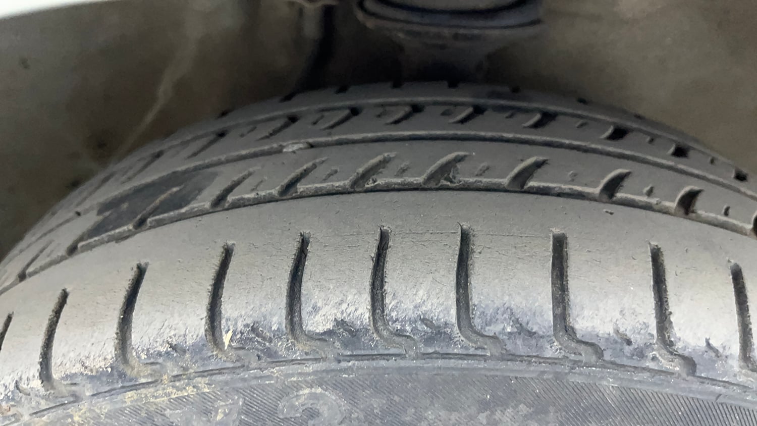 Used 2016 Maruti Suzuki Alto K10 VXi AMT Petrol Automatic tyres RIGHT FRONT TYRE TREAD VIEW
