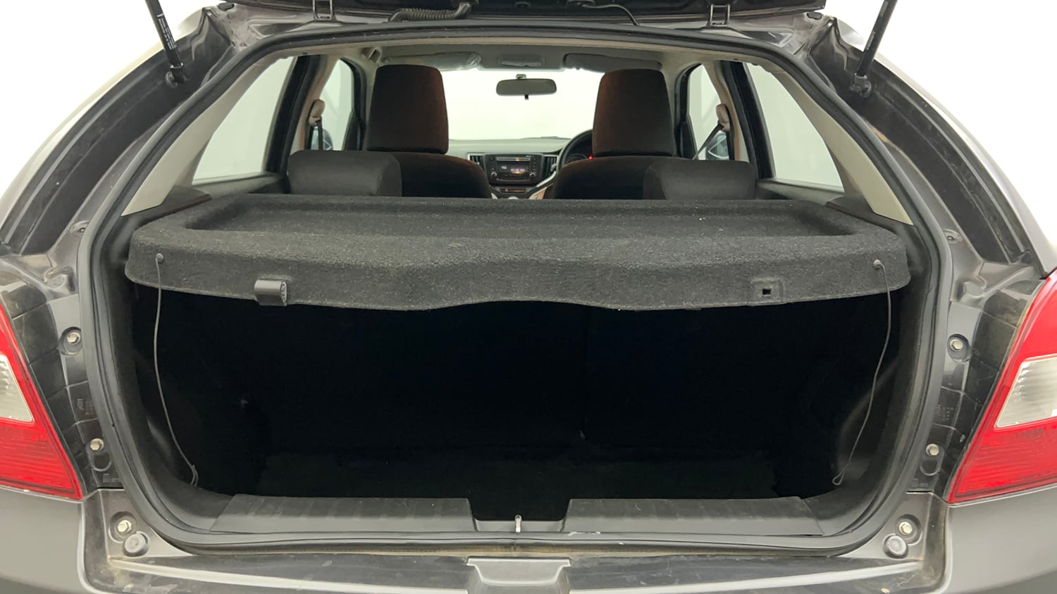 Used 2017 Maruti Suzuki Baleno Delta 1.2 Petrol Manual interior DICKY INSIDE VIEW