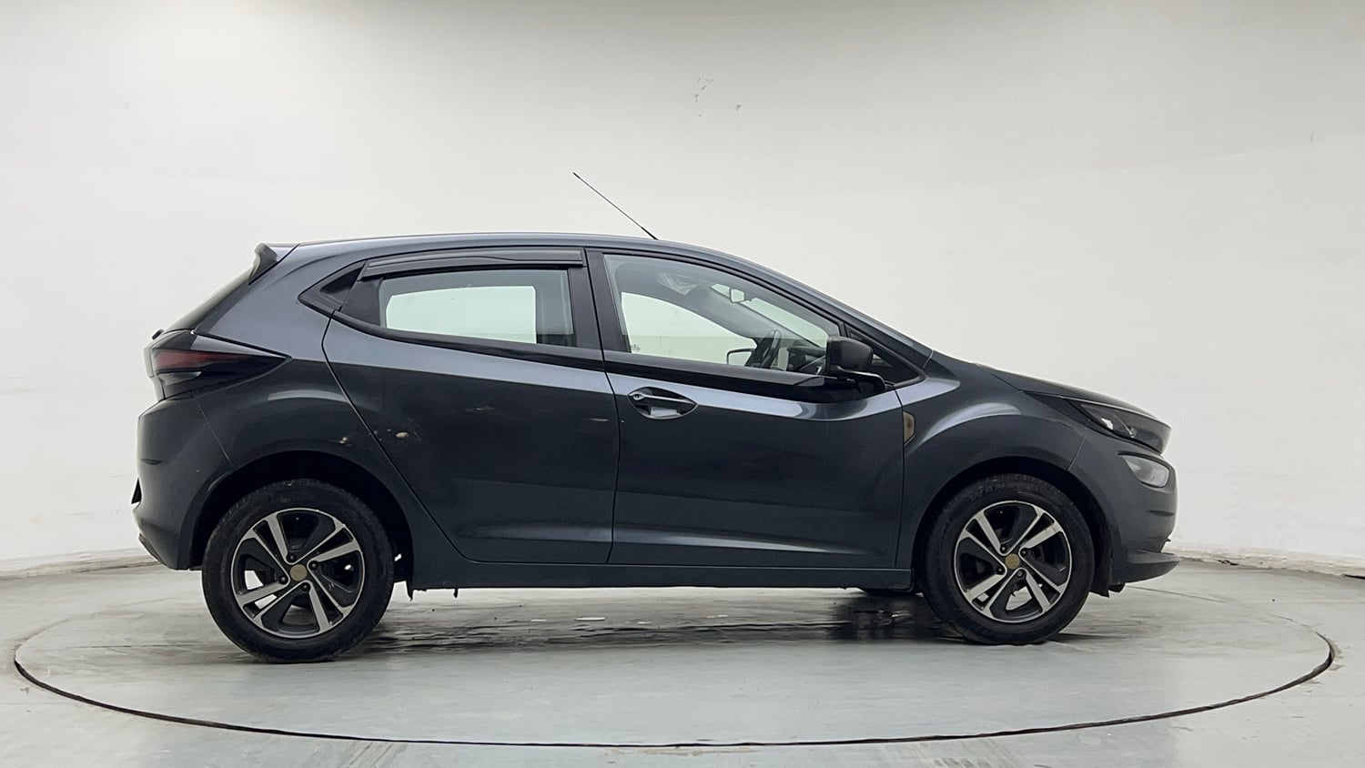 Used 2021 Tata Altroz XZ Petrol Petrol Manual exterior RIGHT SIDE VIEW