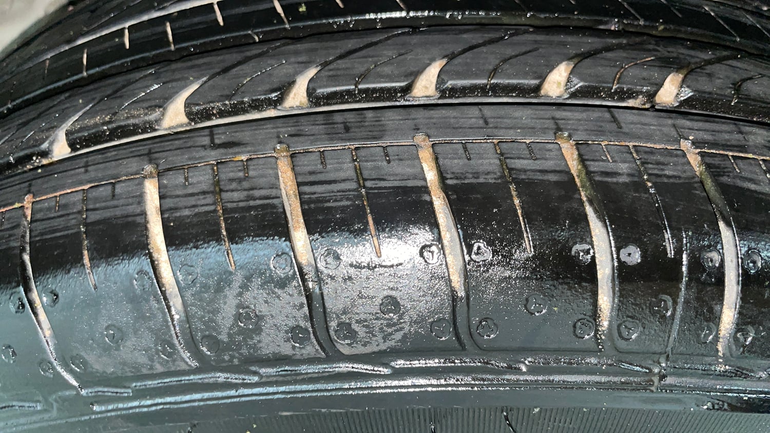 Used 2024 Hyundai Venue SX 1.2 Petrol Petrol Manual tyres LEFT REAR TYRE TREAD VIEW