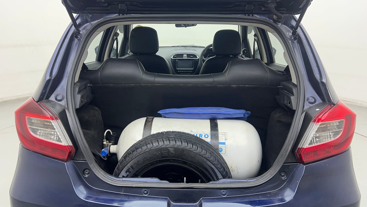 Used 2021 Tata Tiago XZ CNG( Outside Fitted ) Cng Manual interior DICKY INSIDE VIEW