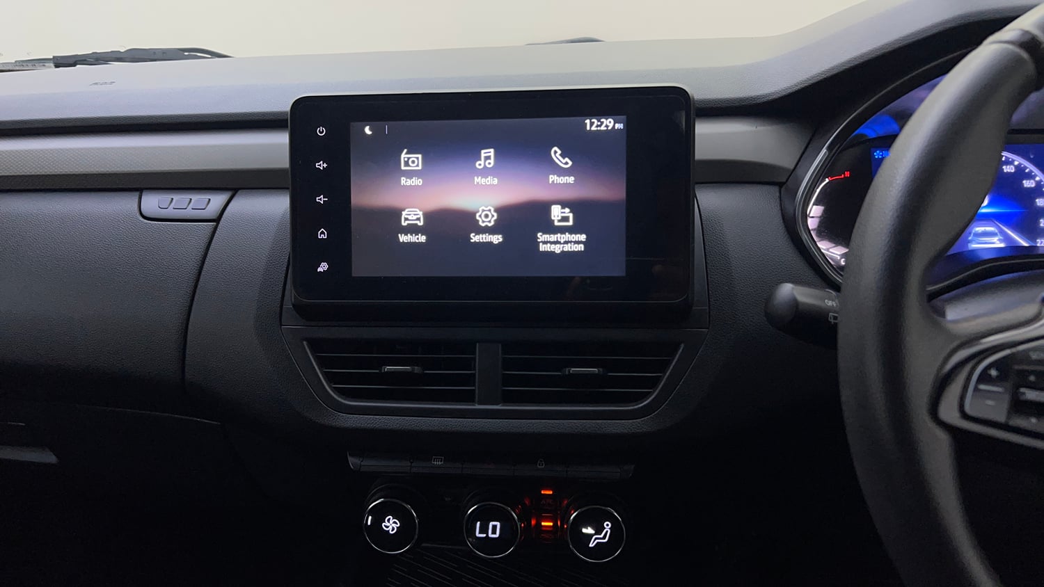Used 2021 Renault Kiger RXZ AMT Dual Tone Petrol Automatic top_features Integrated (in-dash) music system