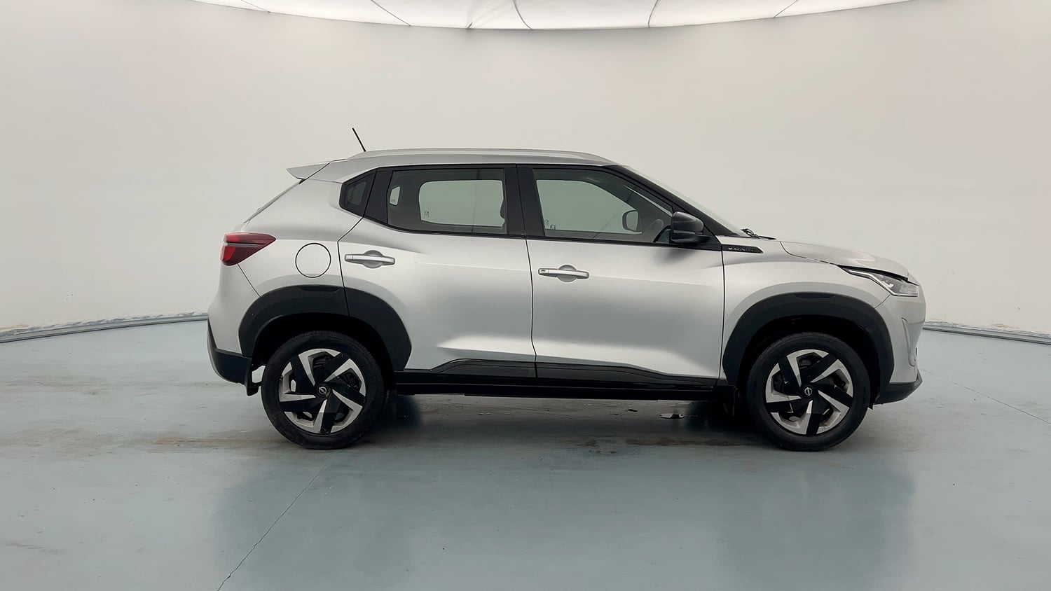 Used 2021 Nissan Magnite XL Petrol Manual exterior RIGHT SIDE VIEW