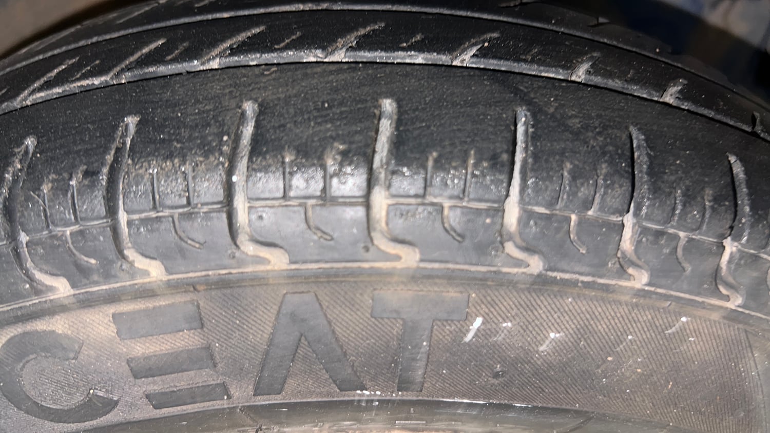 Used 2017 Hyundai Eon Era + Petrol Manual tyres RIGHT FRONT TYRE TREAD VIEW