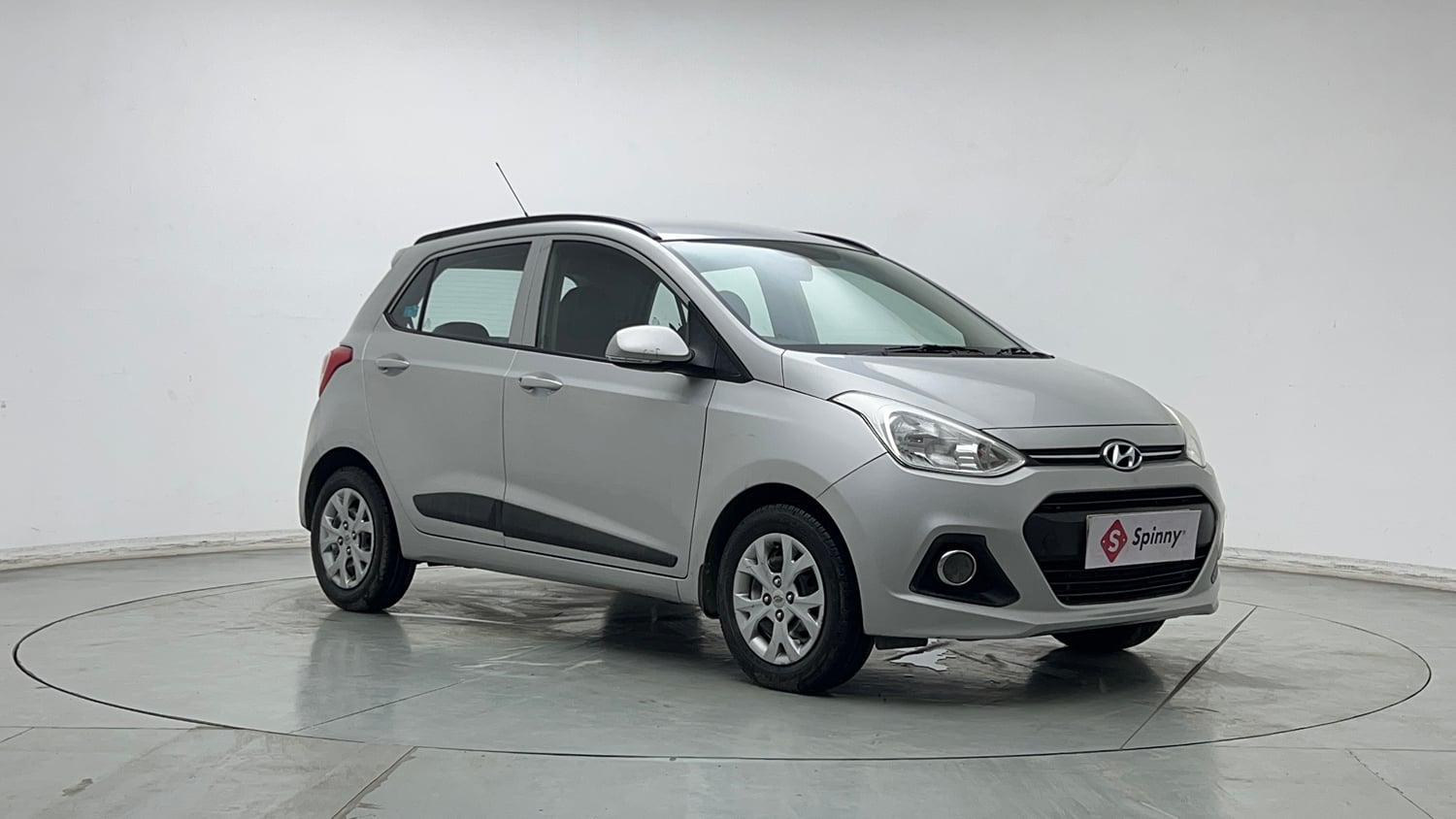 Used 2015 Hyundai Grand i10 Sportz 1.2 Kappa VTVT Petrol Manual exterior RIGHT FRONT CORNER VIEW