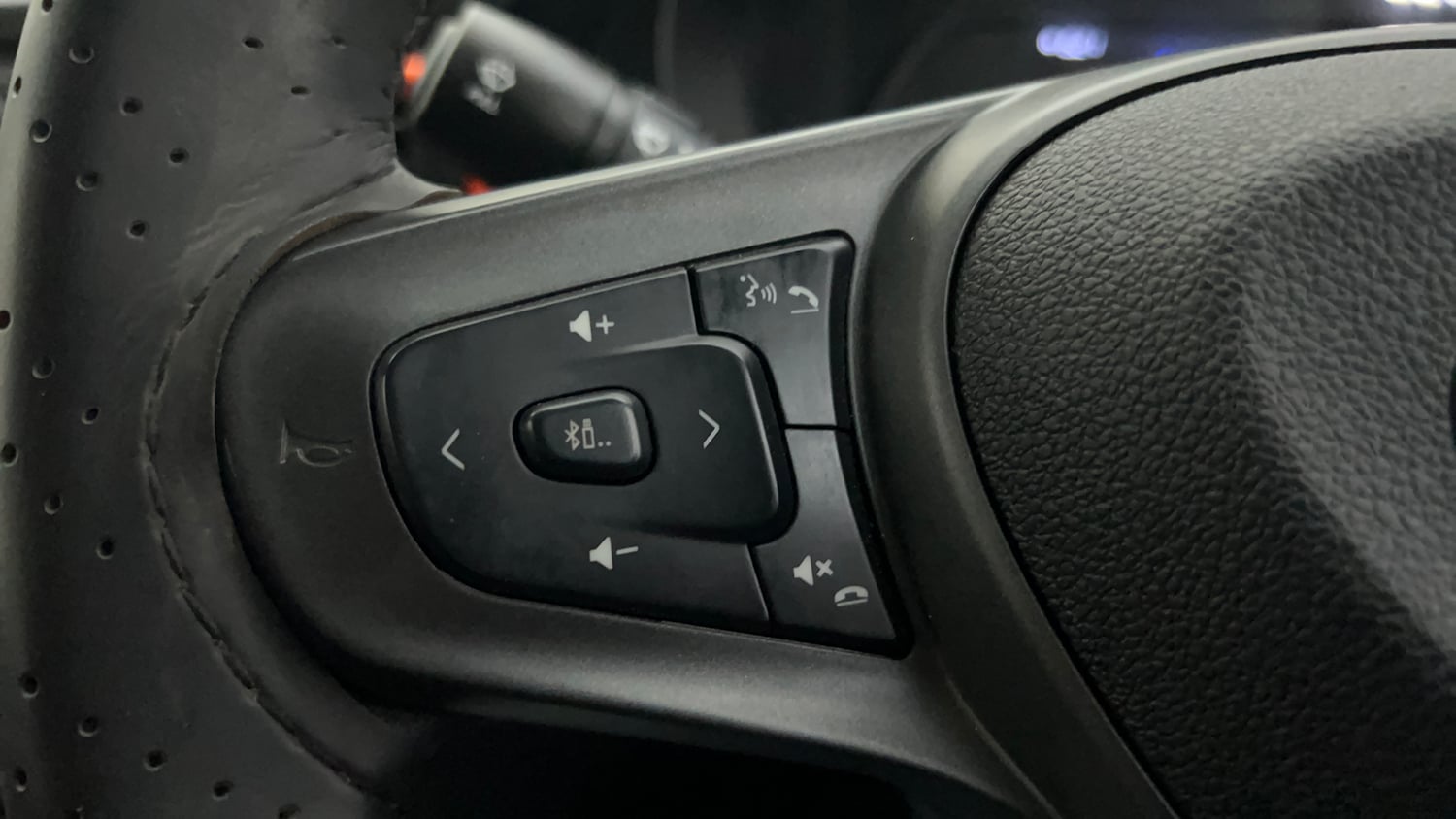 Used 2024 Tata Punch Adventure MT Petrol Manual top_features Steering mounted controls