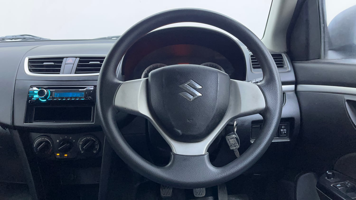 Used 2012 Maruti Suzuki Swift VXi Petrol Manual interior STEERING VIEW