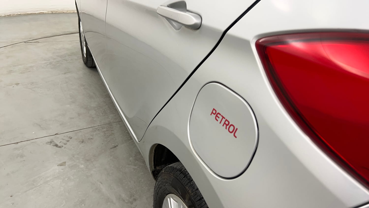 Used 2018 Tata Tiago Revotron XZA Petrol Automatic dents MINOR DENT