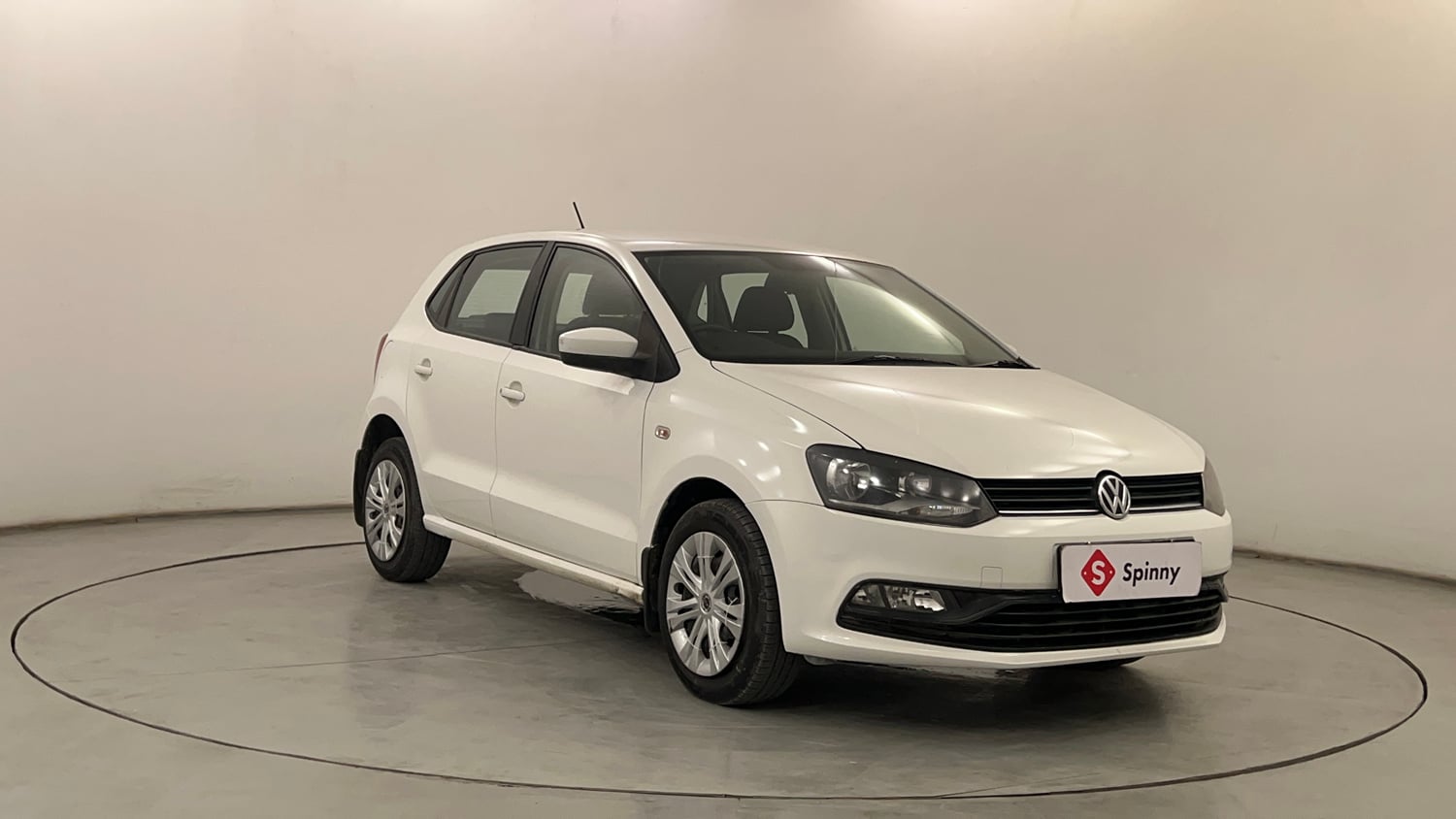 Used 2015 Volkswagen Polo Comfortline 1.5L (D) Diesel Manual exterior RIGHT FRONT CORNER VIEW