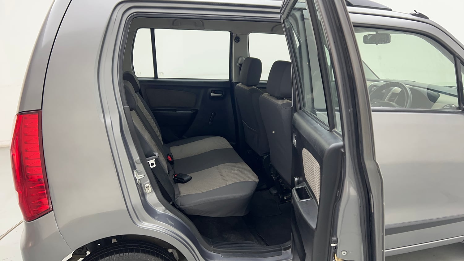 Used 2015 Maruti Suzuki Wagon R LXI CNG Cng Manual interior RIGHT SIDE REAR DOOR CABIN VIEW
