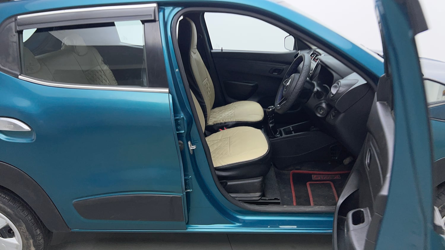 Used 2022 Renault Kwid RXT 1.0 Petrol Manual interior RIGHT SIDE FRONT DOOR CABIN VIEW