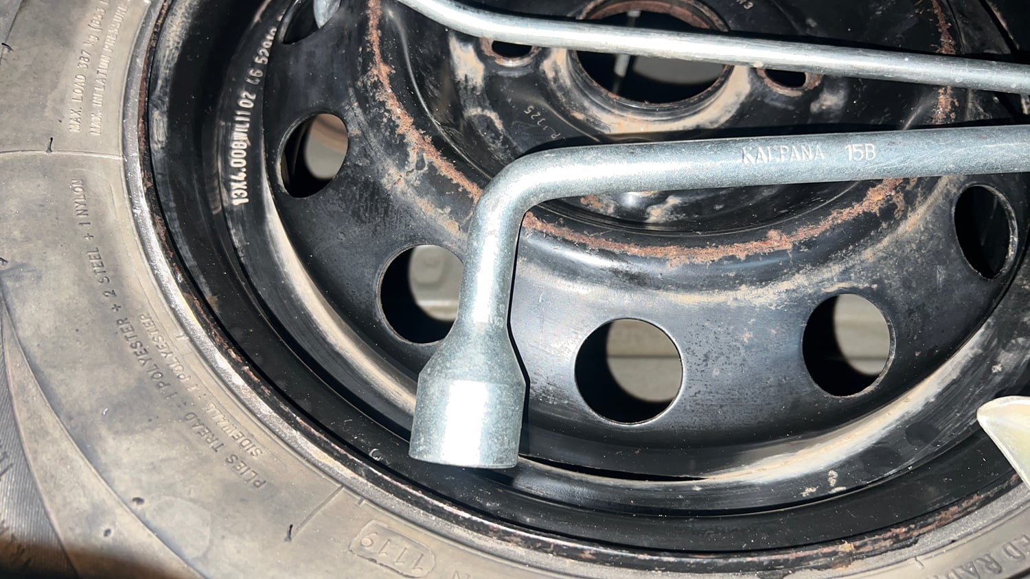 Used 2015 Maruti Suzuki Wagon R LXI CNG Cng Manual tyres SPARE TYRE VIEW