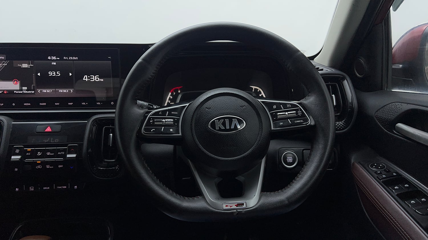 Used 2020 Kia Sonet GTX Plus 1.0 DCT Petrol Automatic interior STEERING VIEW