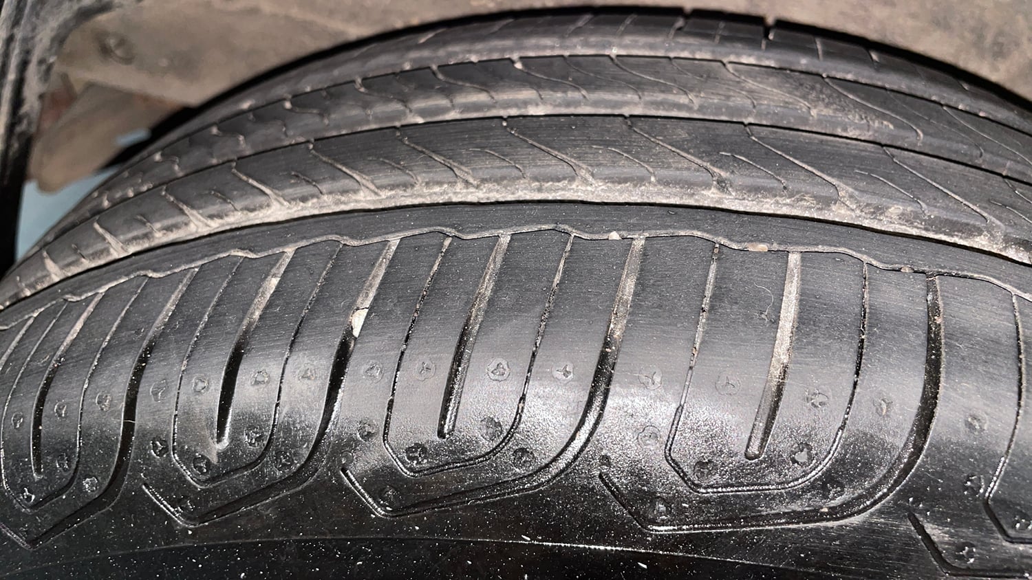 Used 2013 Hyundai i20 Asta 1.2 Petrol Manual tyres RIGHT REAR TYRE TREAD VIEW