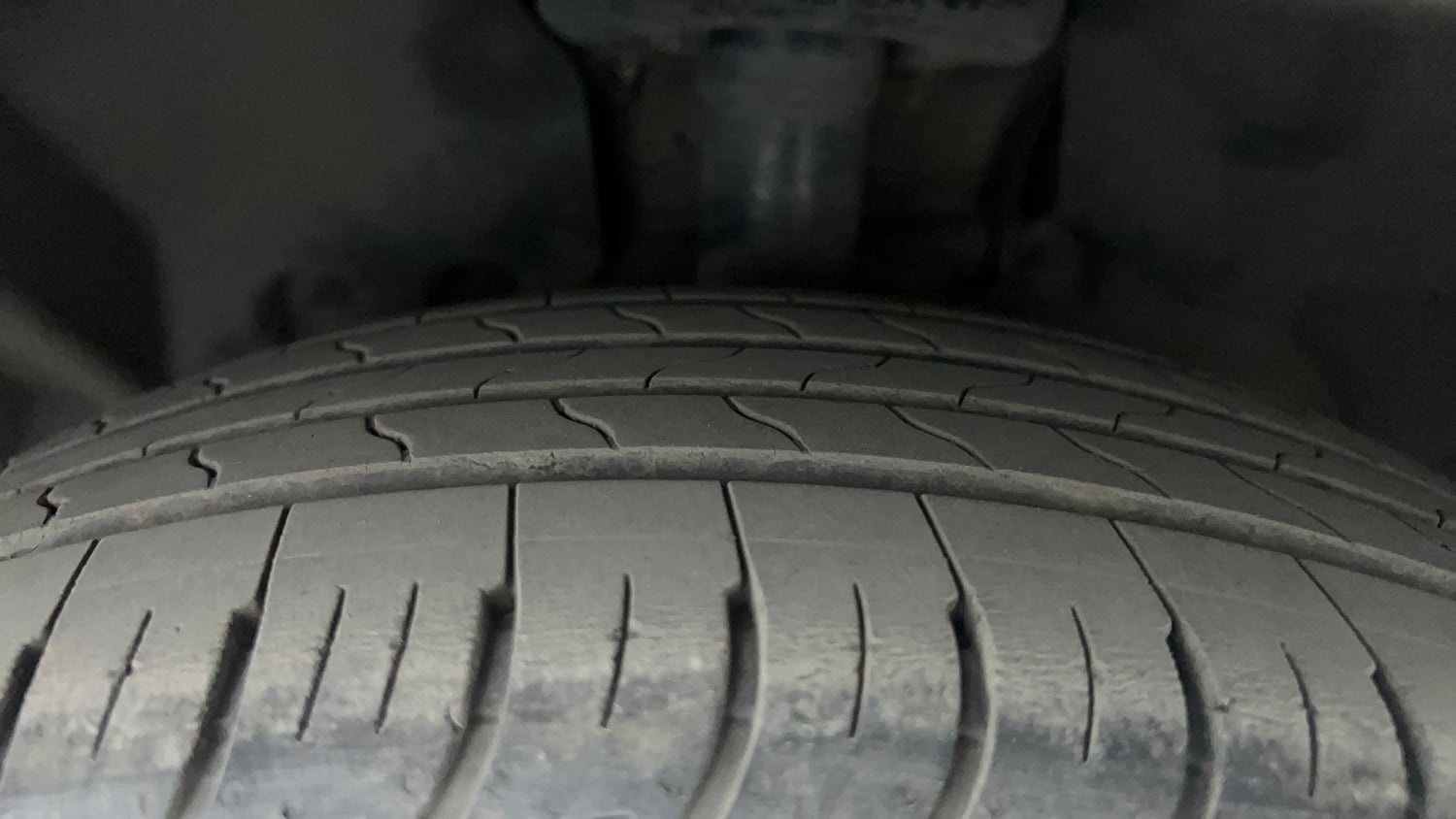 Used 2016 Ford EcoSport Titanium 1.5L TDCi Diesel Manual tyres LEFT FRONT TYRE TREAD VIEW