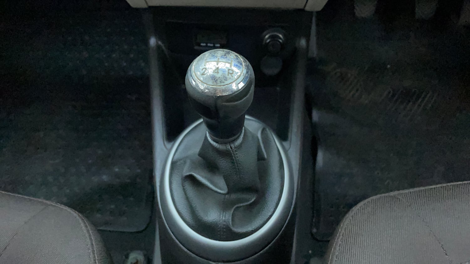Used 2013 Hyundai i20 Asta 1.2 Petrol Manual interior GEAR  KNOB VIEW