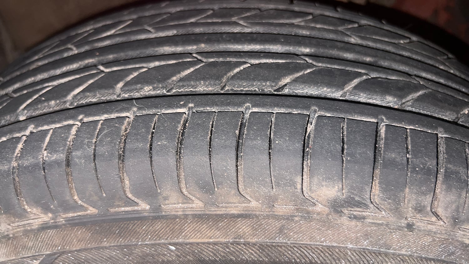 Used 2016 Maruti Suzuki Celerio VXi Petrol Manual tyres LEFT FRONT TYRE TREAD VIEW