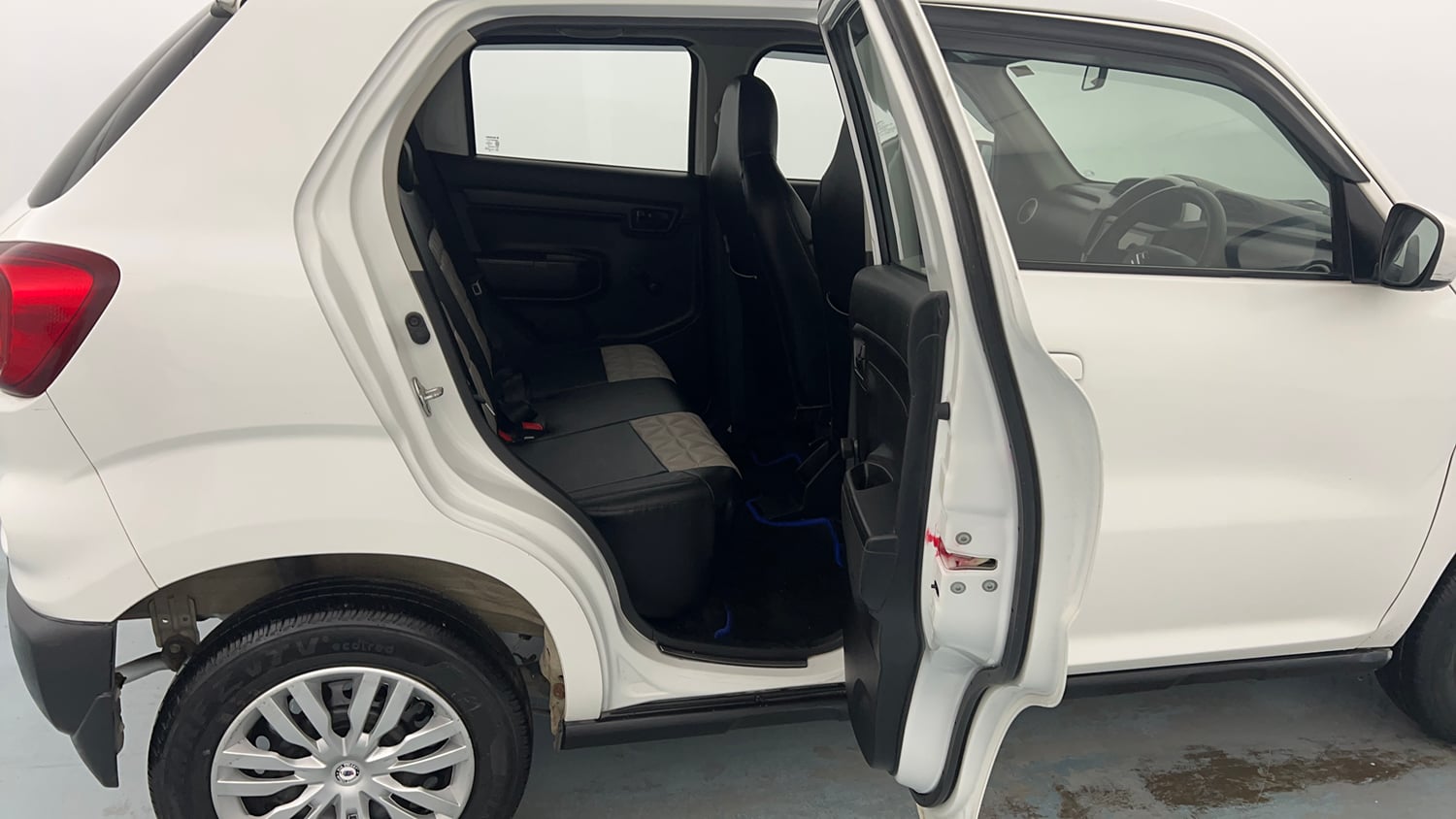 Used 2021 Maruti Suzuki S-Presso VXi Plus Petrol Manual interior RIGHT SIDE REAR DOOR CABIN VIEW