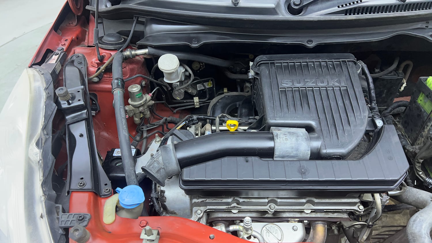 Used 2014 Maruti Suzuki Swift VXi Petrol Manual engine ENGINE RIGHT SIDE VIEW