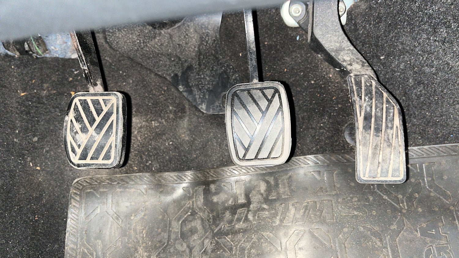 Used 2012 Maruti Suzuki Swift VXi Petrol Manual interior PEDALS VIEW