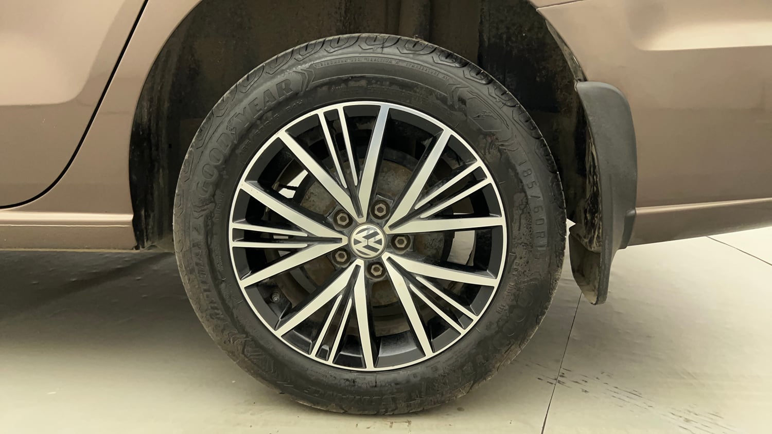 Used 2019 Volkswagen Vento Highline 1.6 (P) Petrol Manual tyres LEFT REAR TYRE RIM VIEW