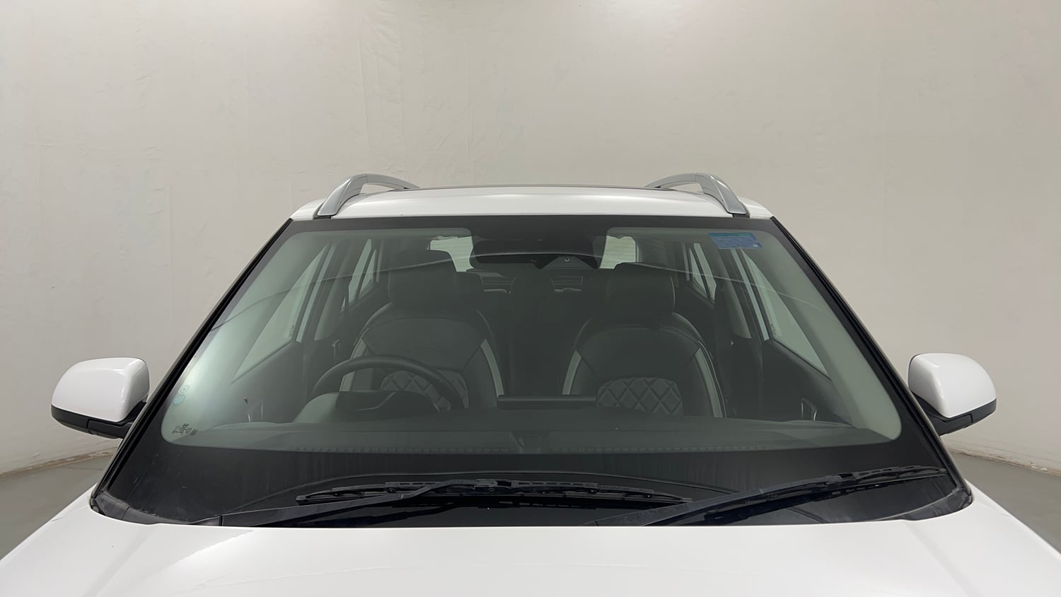 Used 2024 Hyundai Venue SX (O) 1.0 Turbo DCT Petrol Automatic exterior FRONT WINDSHIELD VIEW