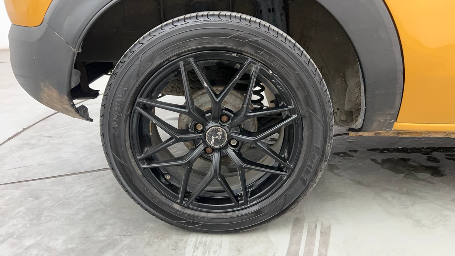 Used 2020 Renault Triber RXZ EASY-R AMT Petrol Automatic tyres RIGHT REAR TYRE RIM VIEW