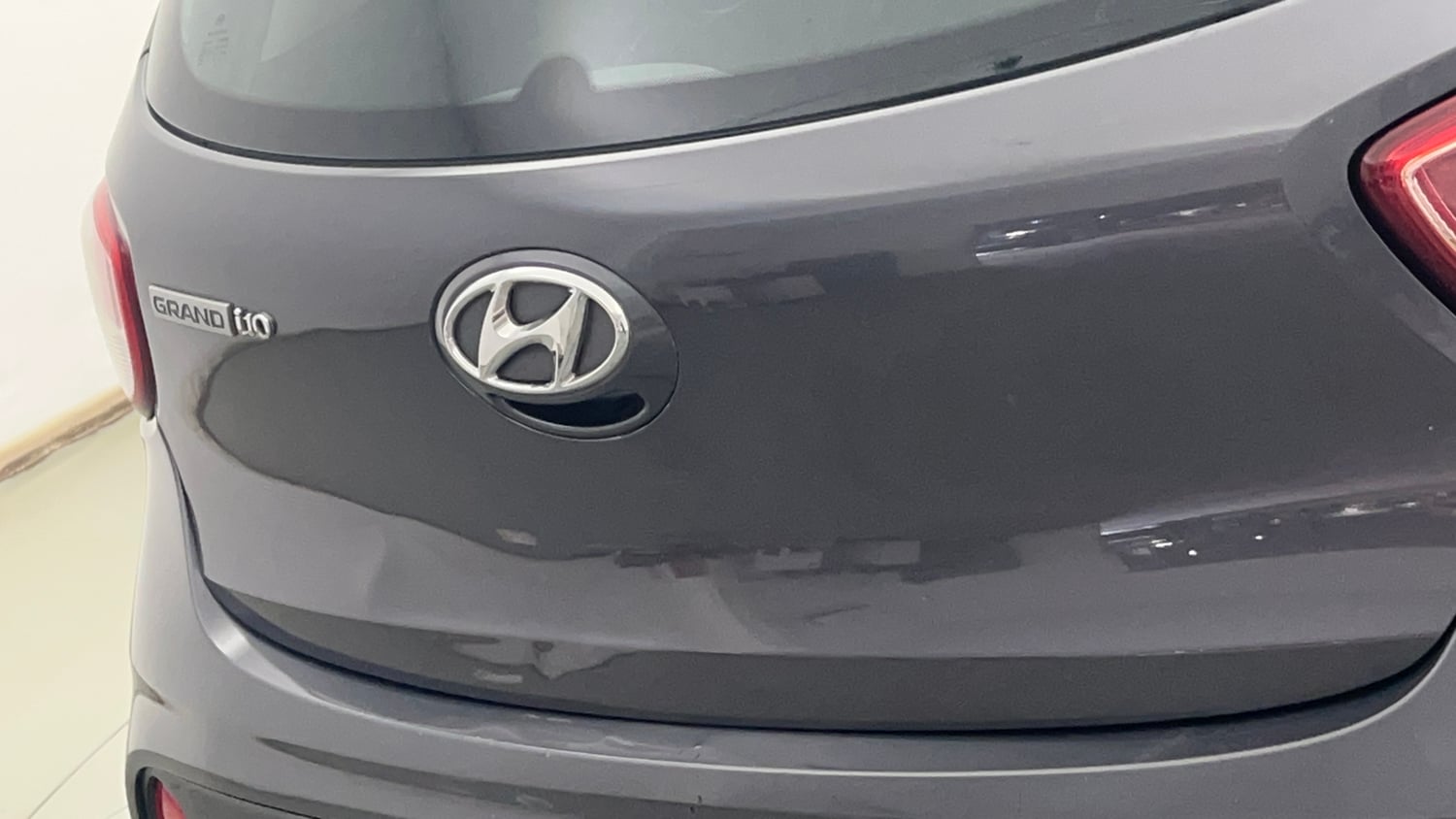 Used 2018 Hyundai Grand i10 Magna 1.2 Kappa VTVT Petrol Manual dents MINOR DENT