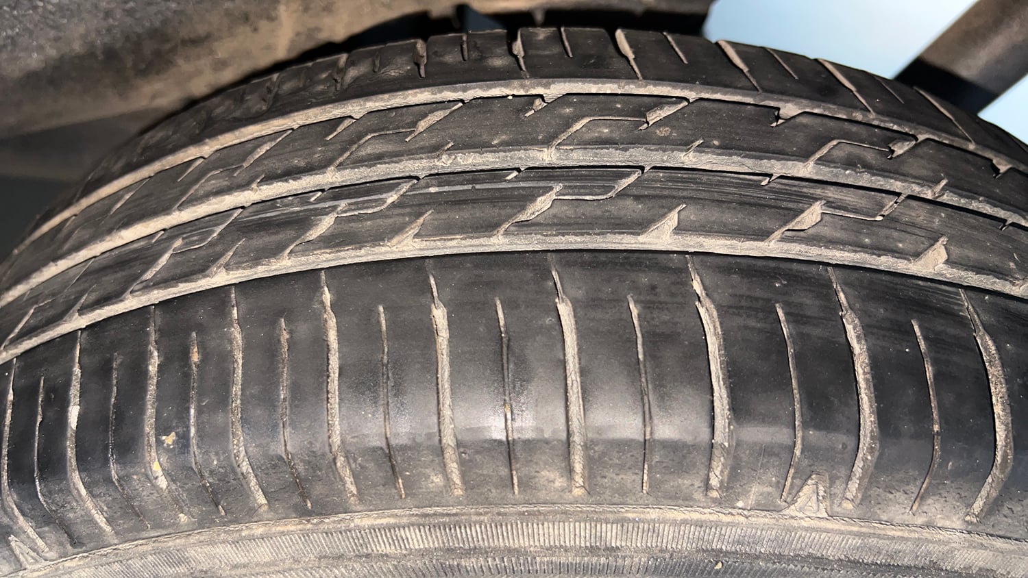 Used 2017 Maruti Suzuki Wagon R LXI CNG Cng Manual tyres LEFT REAR TYRE TREAD VIEW