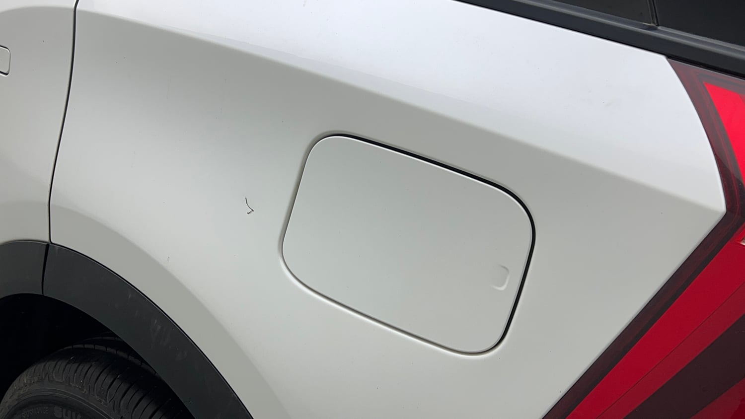 Used 2022 Mahindra XUV700 MX Petrol MT 5 STR Petrol Manual dents MINOR SCRATCH