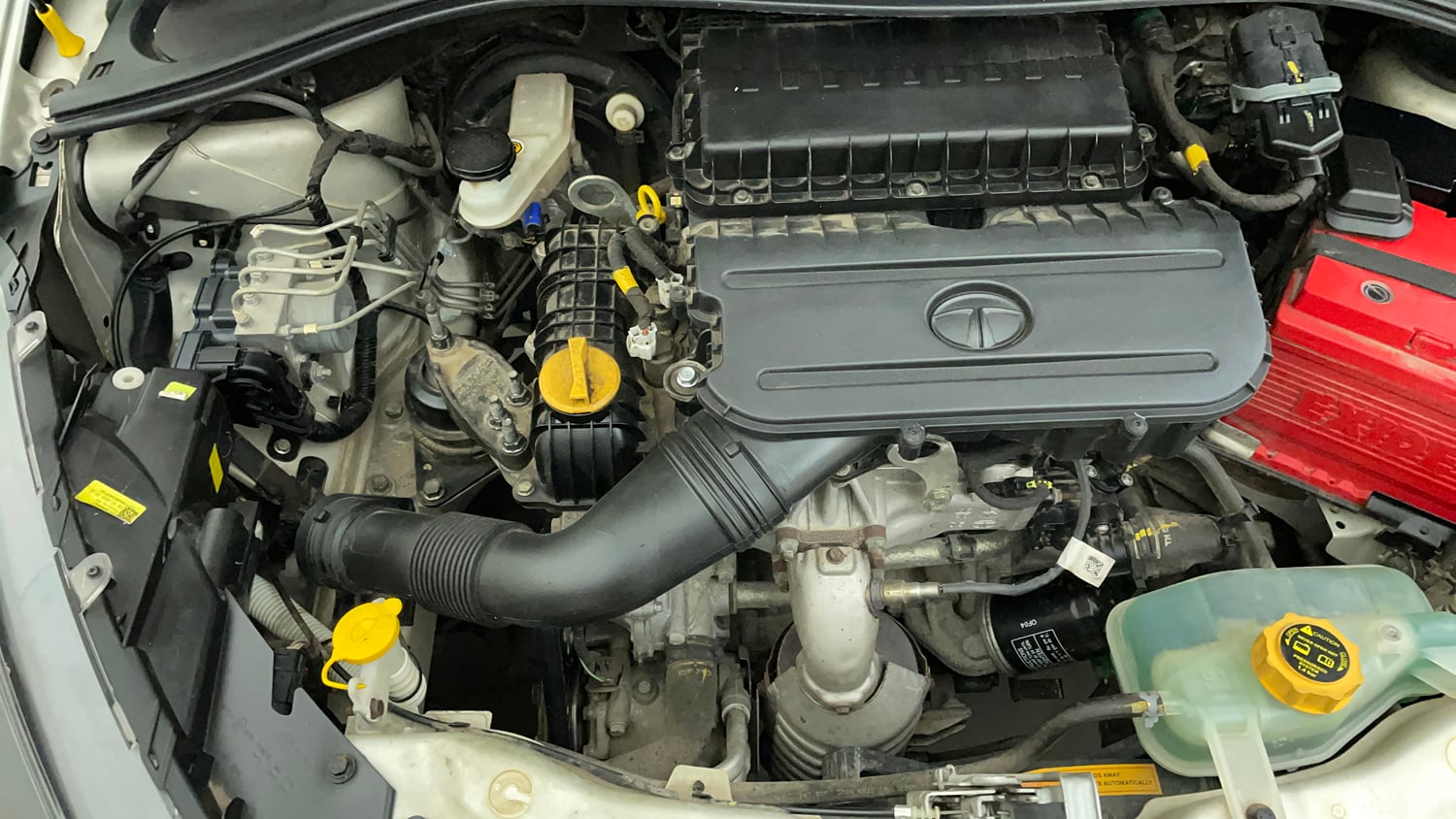 Used 2020 Tata Tiago XZ Petrol Manual engine ENGINE RIGHT SIDE VIEW