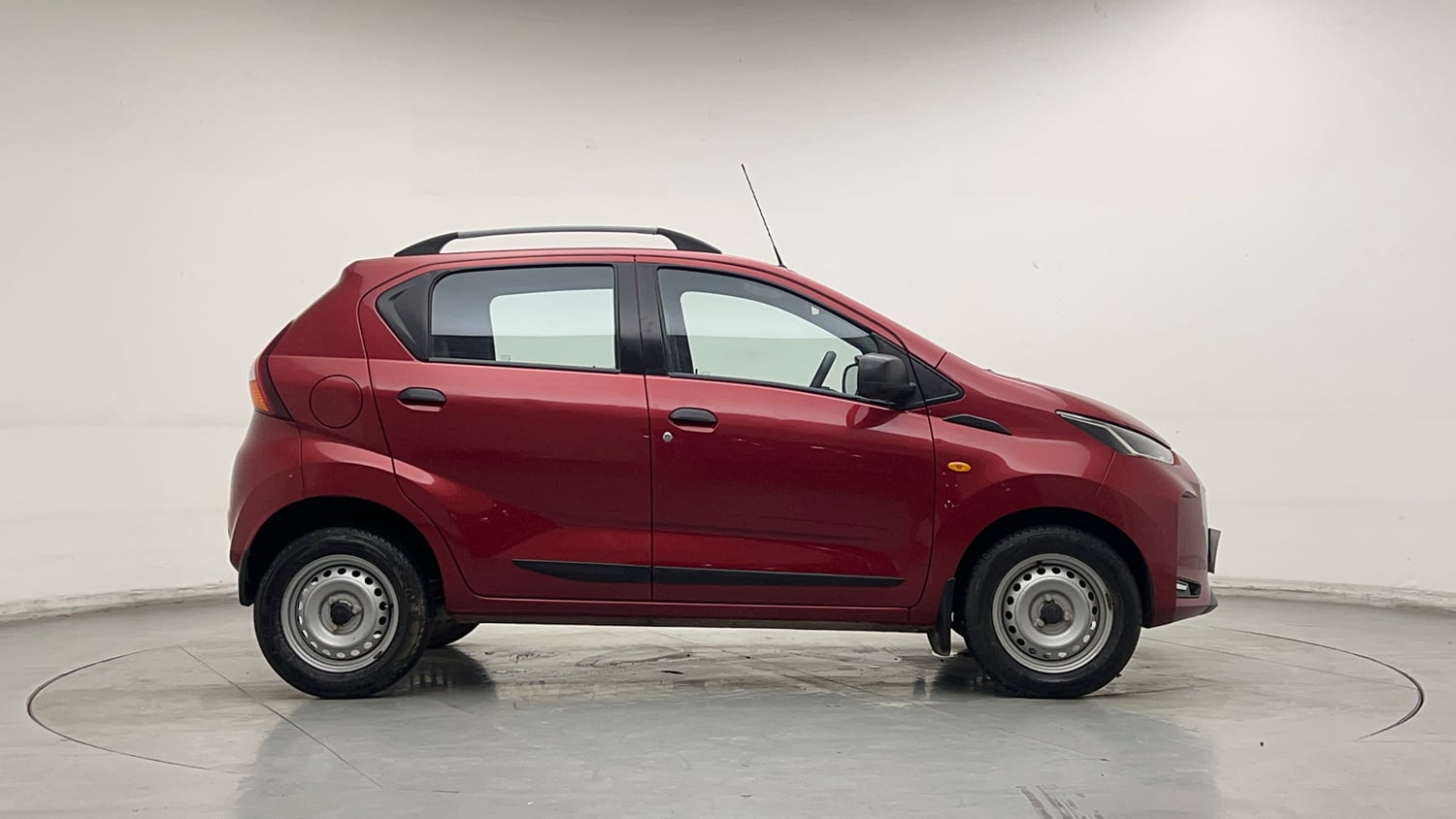 Used 2021 Datsun Redi-GO A Petrol Manual exterior RIGHT SIDE VIEW