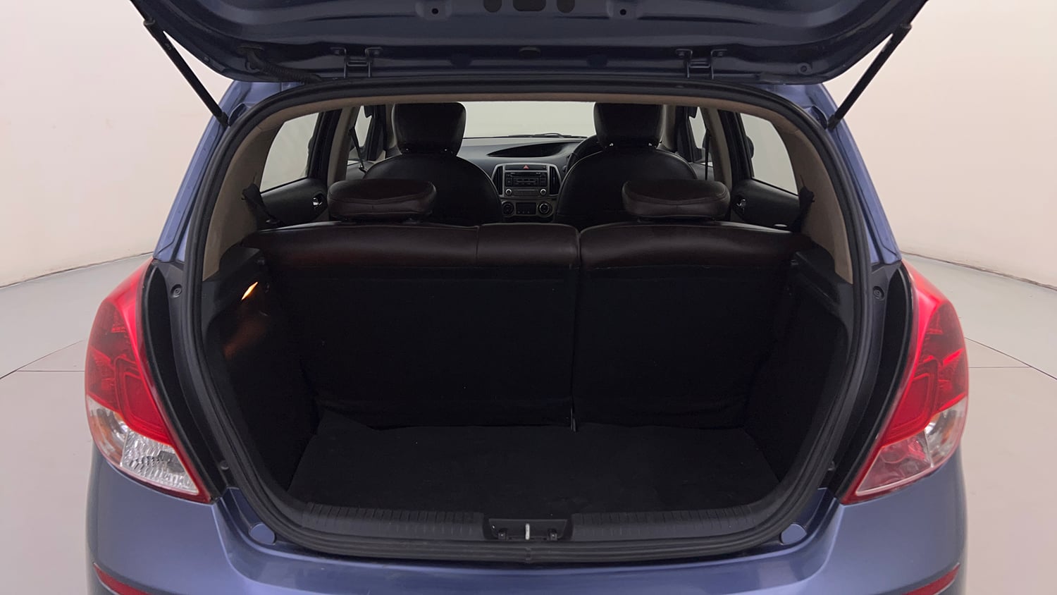 Used 2012 Hyundai i20 Sportz 1.2 Petrol Manual interior DICKY INSIDE VIEW