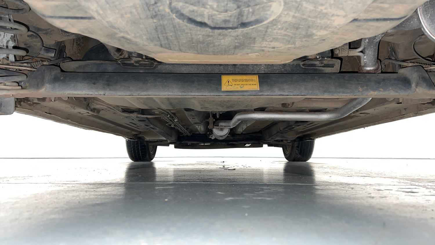 Used 2020 Tata Altroz XZ Petrol Petrol Manual extra REAR UNDERBODY VIEW (TAKEN FROM REAR)